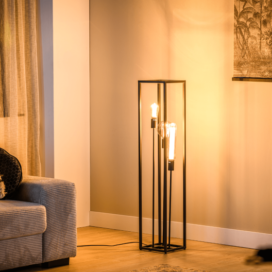 Jadah vloerlamp zwart staal 120 cm van het woonmerk Vurna