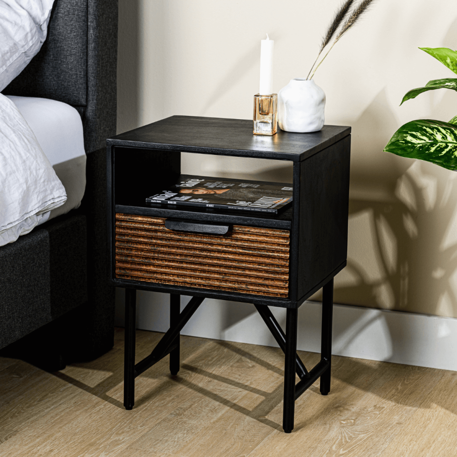 Metro nachkastje 1 lade bruin/zwart van het woonmerk Vurna