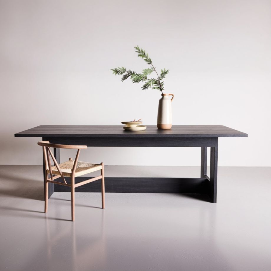 Svea Hugo eettafel - 235 x 100 cm - zwart