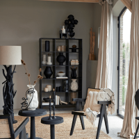 Rayna kast open 106x35x190 cm zwart van het woonmerk Light&Living