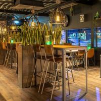 Edison barstoel donkerbruin hout / PU-leer 