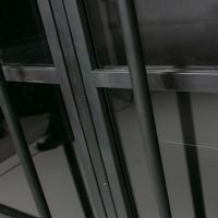 Woood Vitrinekast Exhibit Metaal Zwart