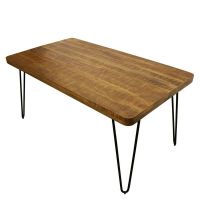 Industrial Triangle eetkamertafel van het woonmerk Kick Collection