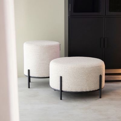 Troy poef op poten XL 57x57x34cm boucle van het woonmerk Label51